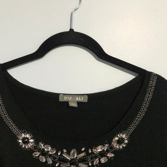 Roz & Ali Floral Sequin Neckline Top - Picture 4 of 6